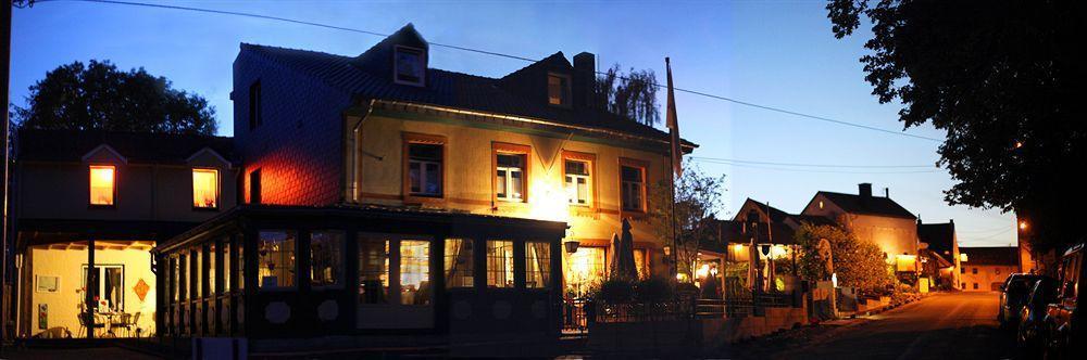 Hotel Restaurant The Kings Head Inn Вурен Екстериор снимка